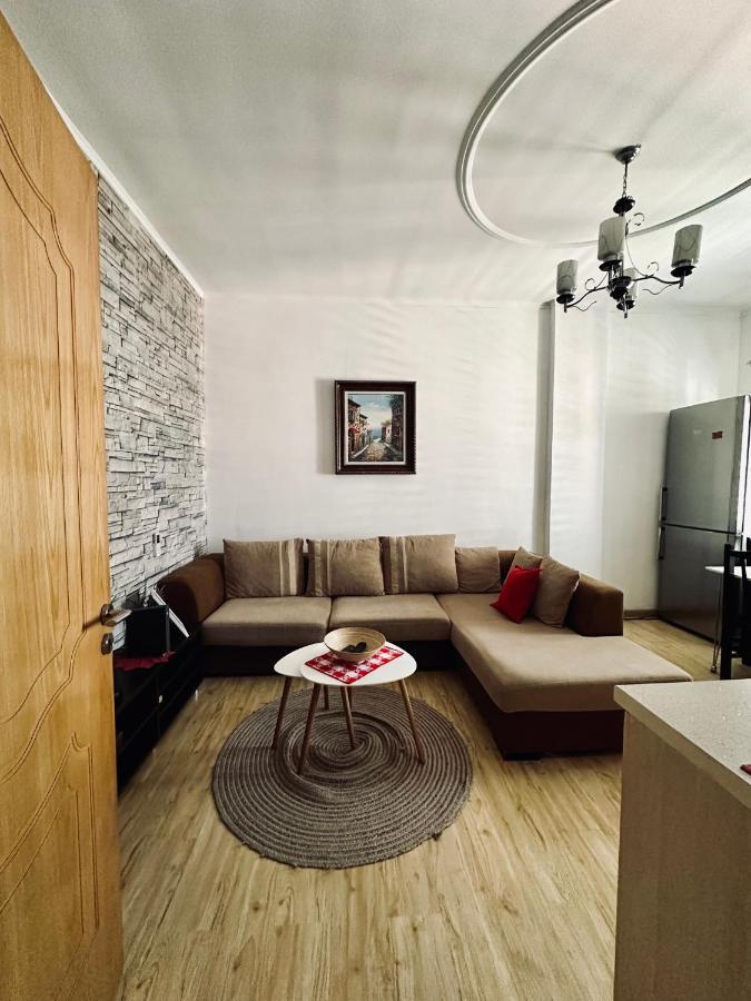 Sleepin Shkoder Apartment ภายนอก รูปภาพ